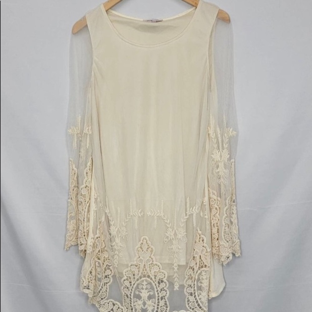 Blu Pepper Boutique brand Ivory Lace overlay long sleeved boho Dress Size Large